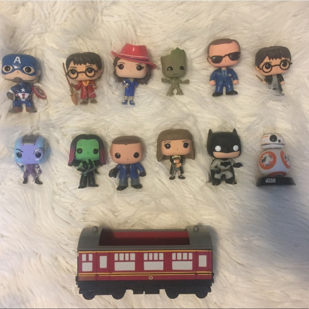HUGE Funko Pop Doll Figurine Nerd Geek Marvel Lot